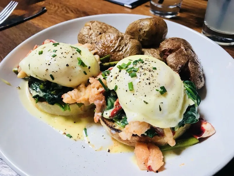 Lobster Benedict